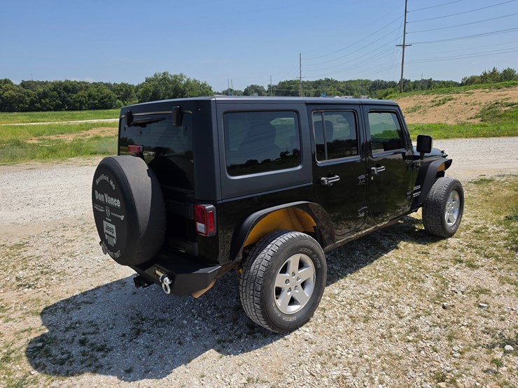 2015-jeep-wrangler-image-15