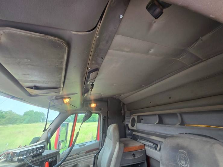 2007-kenworth-t2000-image-68