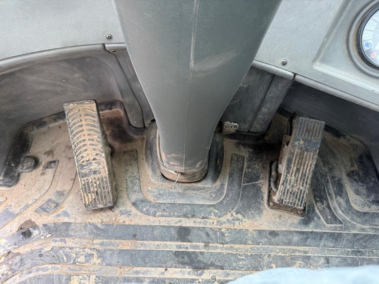 deere-324k-image-20