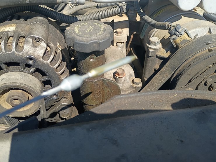 2001-chevrolet-silverado-3500-image-16