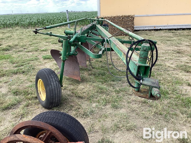 john-deere-7-image-2