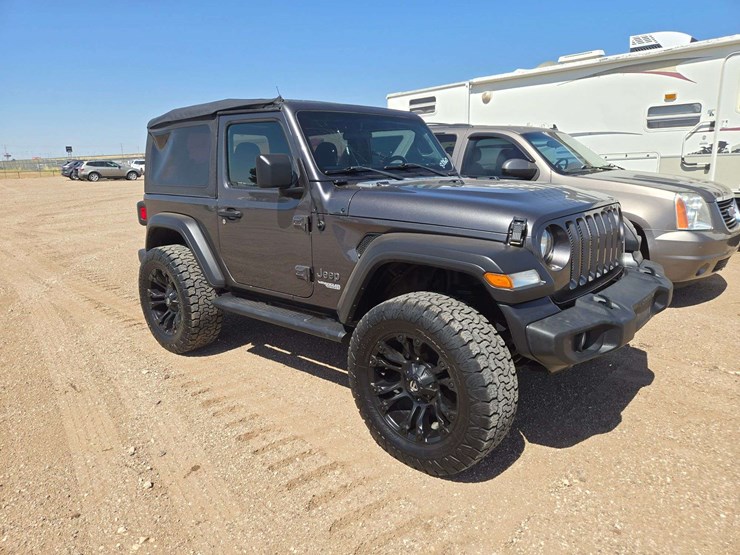 2021-jeep-wrangler-sport-image-2