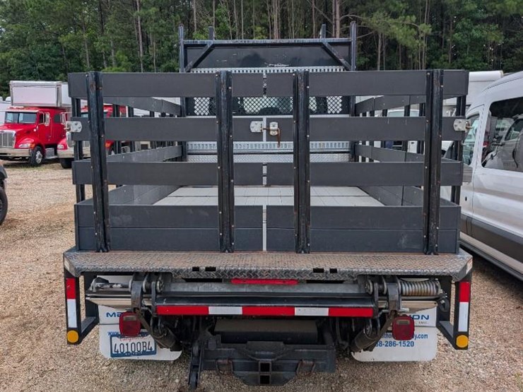 2018-freightliner-m2-stakebed-truck-image-36