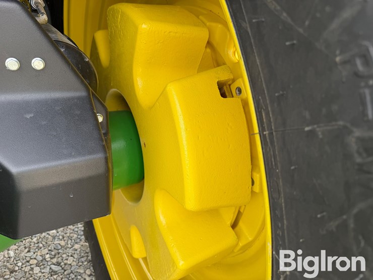 2025-john-deere-8r-370-image-18