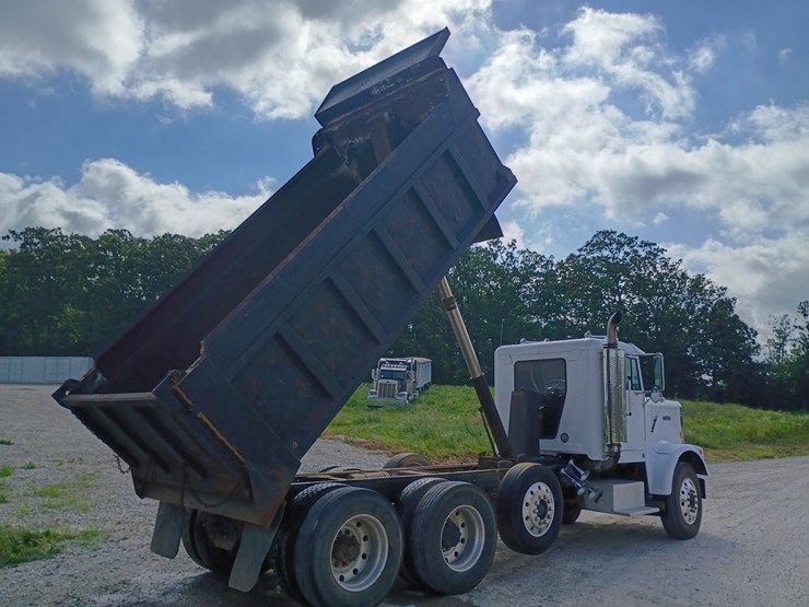 #24861-•-1988-freightliner-flc-dump-truck-image-30