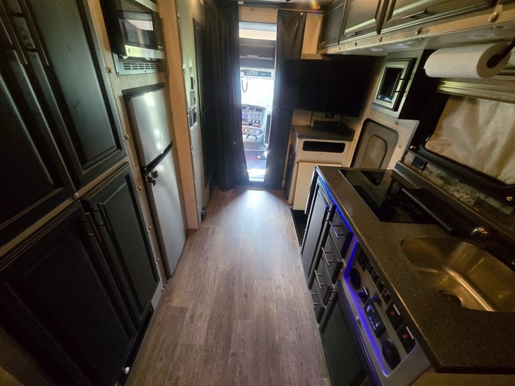 2019-kenworth-t880-image-76