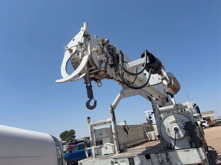 2008-international-workstar-7400-image-5
