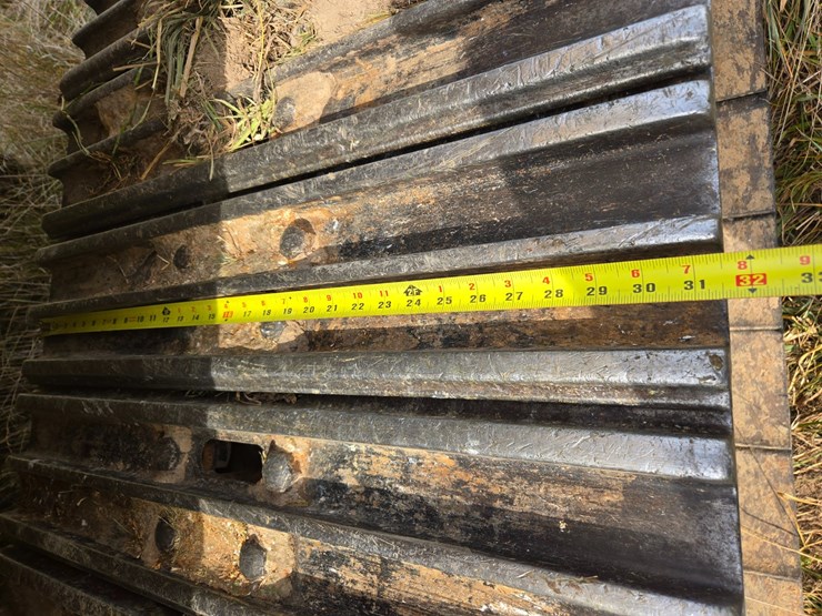 2019-caterpillar-320-image-75