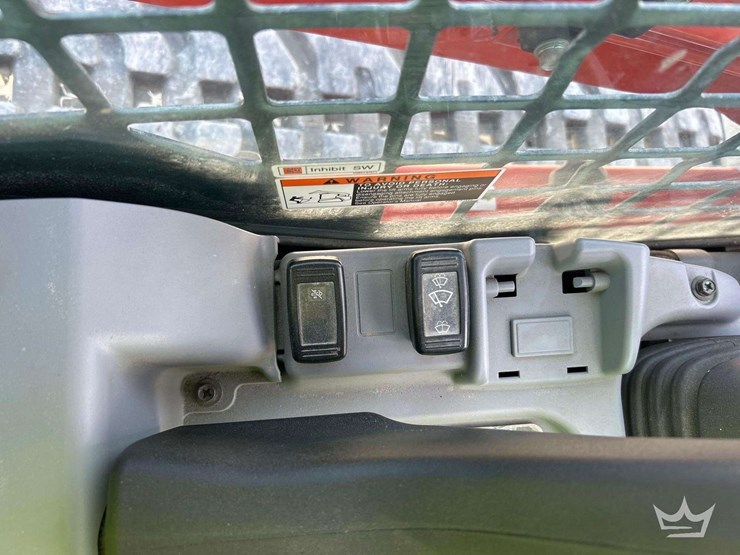 kubota-svl97-2-compact-track-loader-skid-steer-image-19