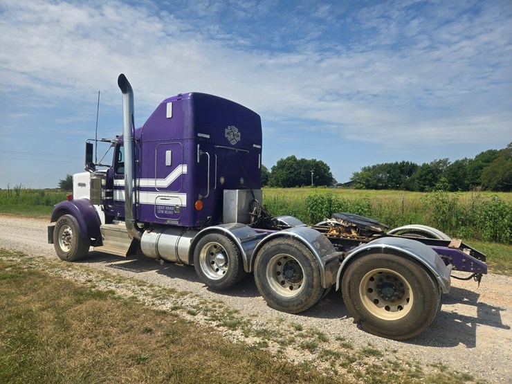 2006-kenworth-w900-image-10