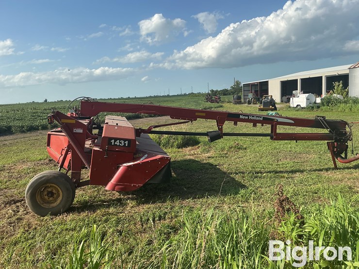 new-holland-1431-image-4