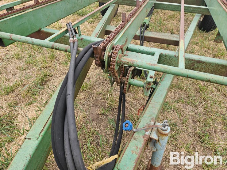 john-deere-200-image-11