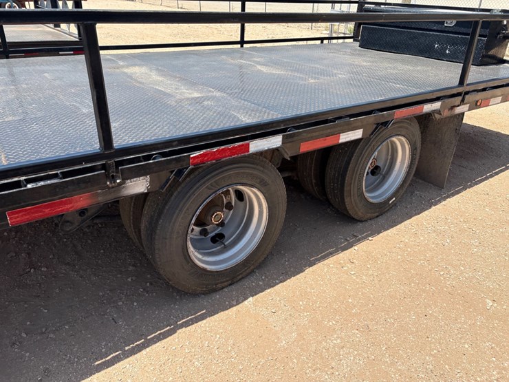 2022-load-trail-30'-x-102"-image-7