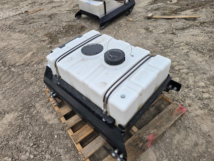 #23961-•-sprayer-tank-skid-steer-roof-mount-image-4