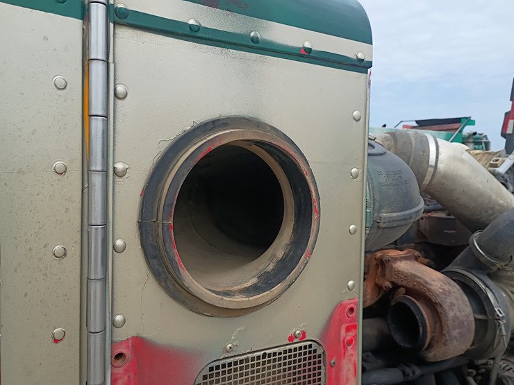 1997-peterbilt-379-image-44