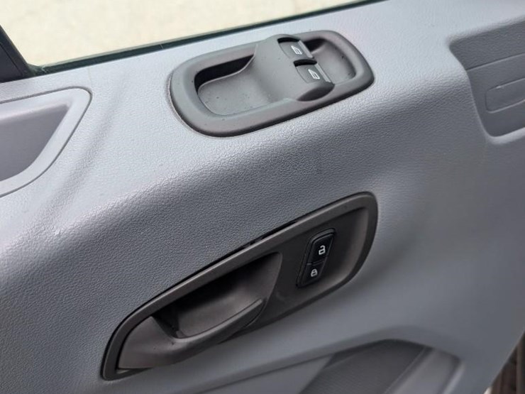 2016-ford-transit-image-18