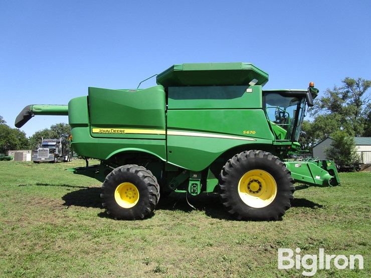 2015-john-deere-s670-image-4