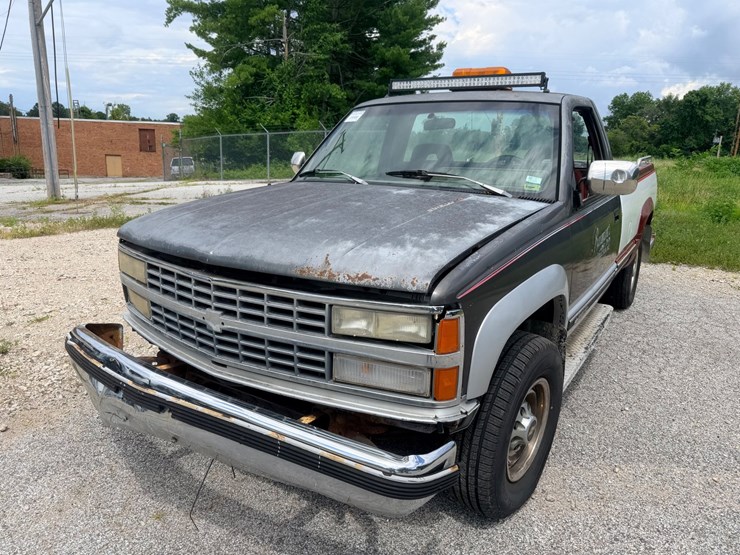 1993-chevrolet-k2500-image-2