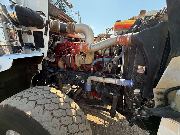 2014-kenworth-t800-image-16