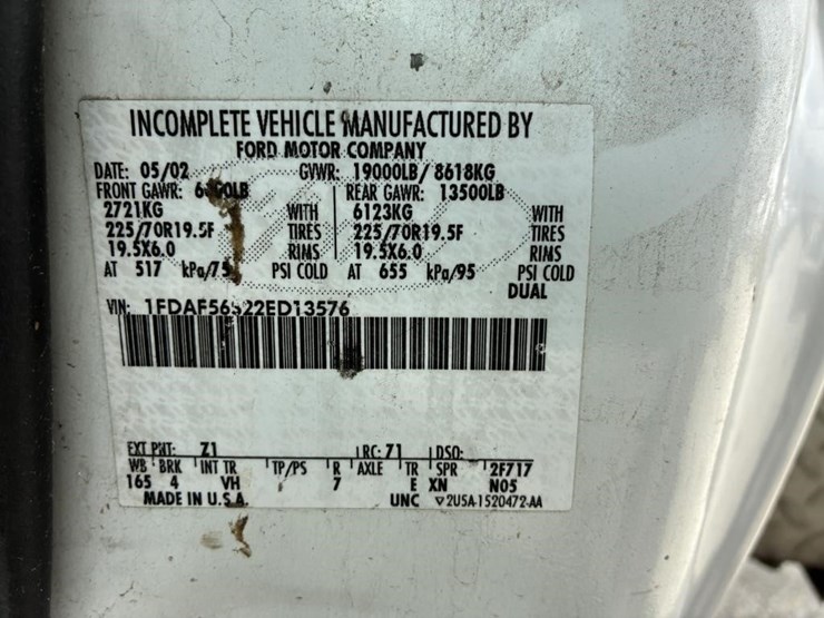 2002-ford-f550-image-25