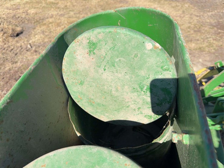 john-deere-pull-type-two-bottom-plow-image-32