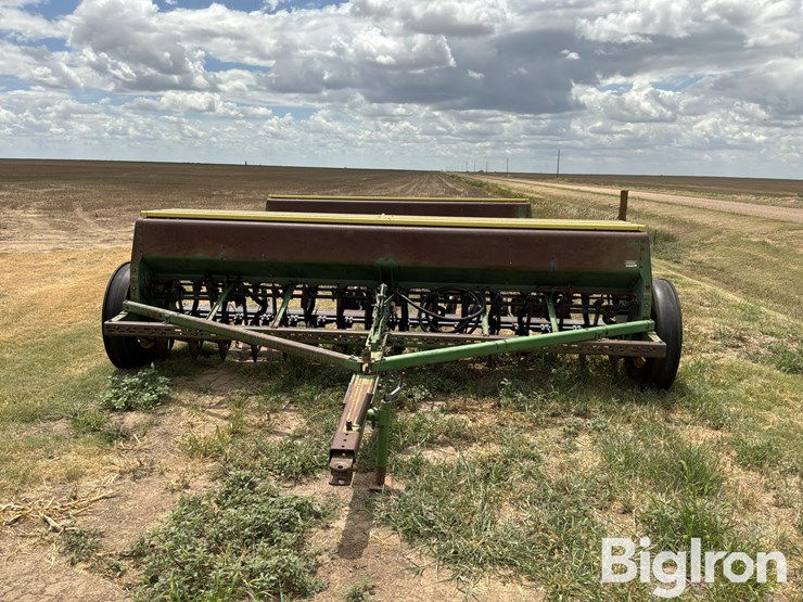 john-deere-8300-image-2
