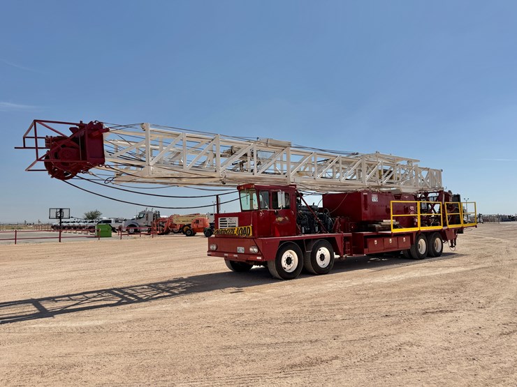 1980-taylor-4-axle-well-service-rig-image-10