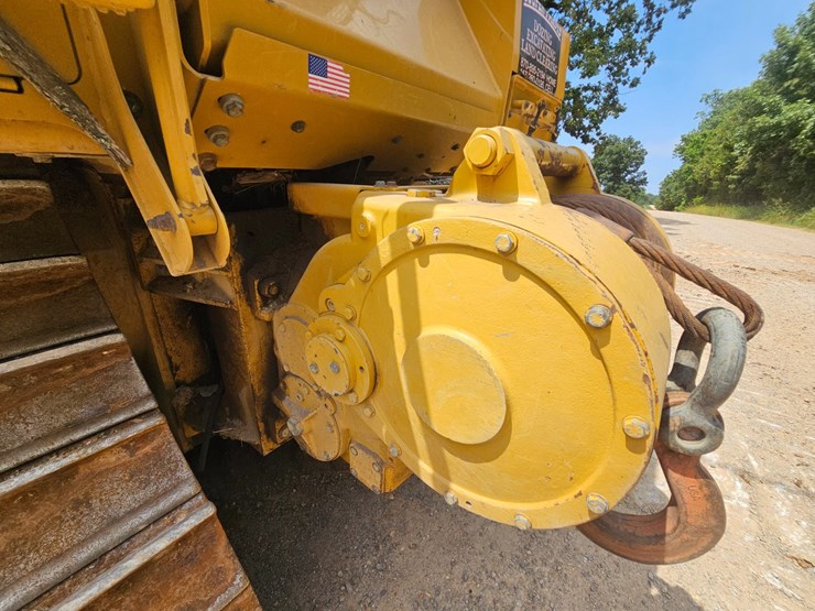 2019-caterpillar-d6-image-112
