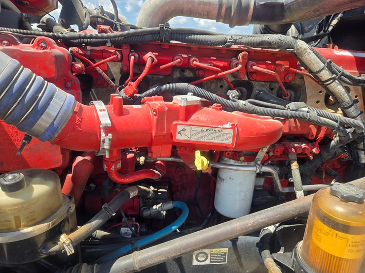 2016-peterbilt-389-image-22