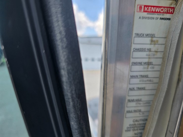 2015-kenworth-t800-image-125