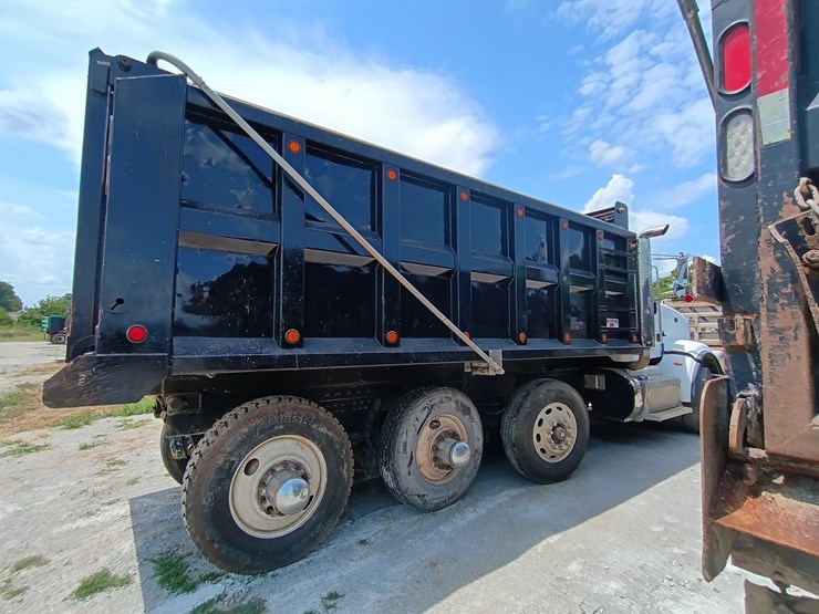 2014-peterbilt-367-image-8