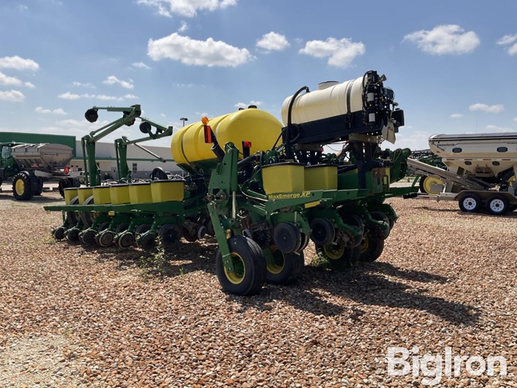 2010-john-deere-1770nt-image-8