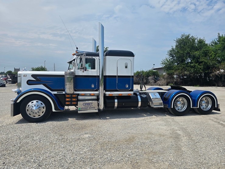 2000-peterbilt-379-image-10