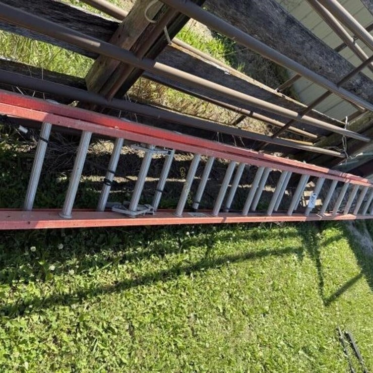 Keller 32' Fiberglass Extension Ladder