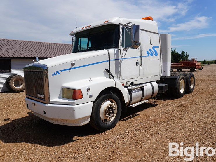 1993-volvo-wia64t-image-1