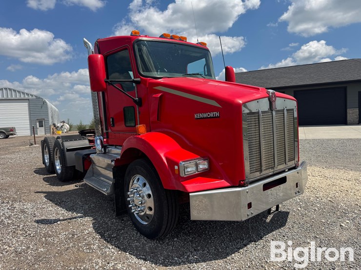 2013-kenworth-t800-image-3