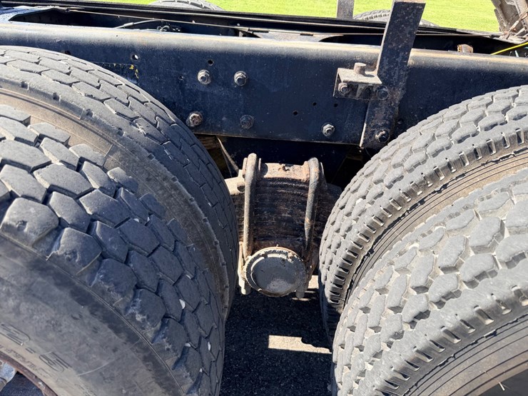 1993-mack-dm690s-image-60
