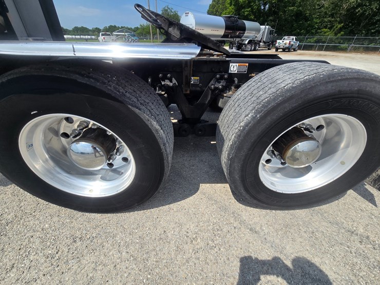 2019-kenworth-t680-image-69