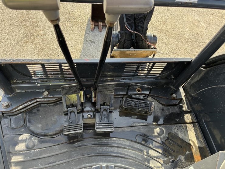 2017-deere-26g-image-25