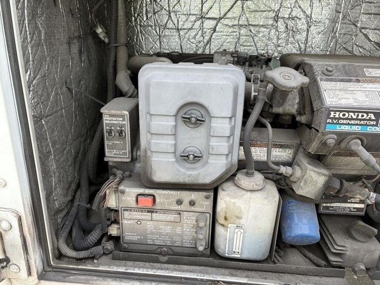 2008-workhorse-w62-image-12
