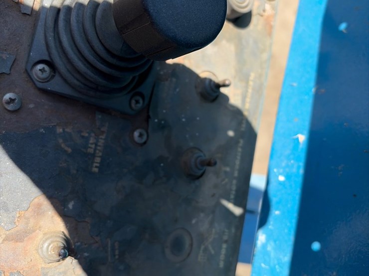#201-•-2000-genie-z45/25-articulating-boom-lift-image-26
