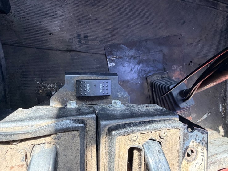 1993-mack-dm690s-image-128