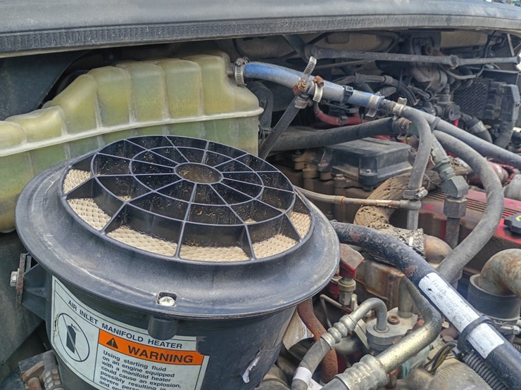 2008-freightliner-m2-106-image-30