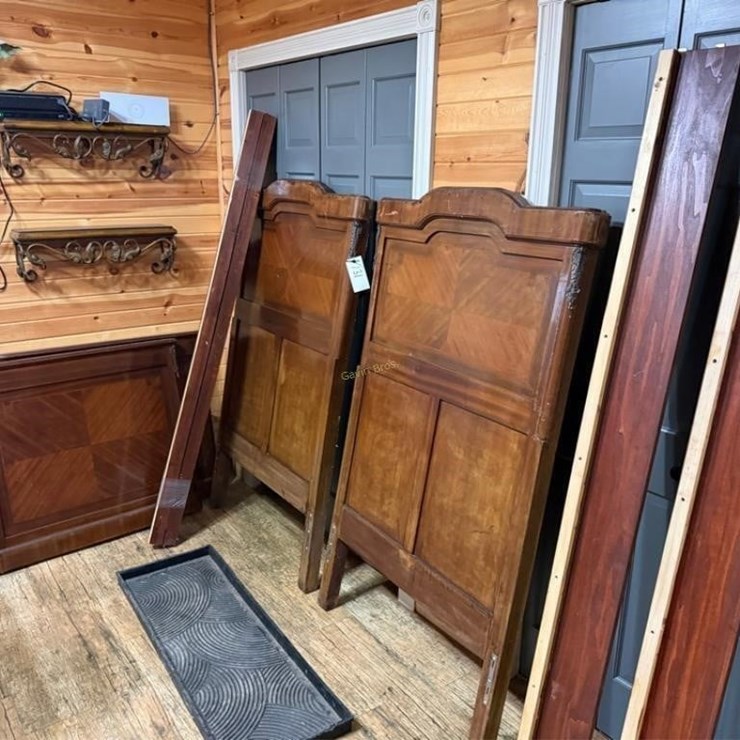 (2) Twin Beds
