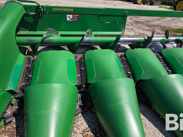 2010-john-deere-608c-image-13