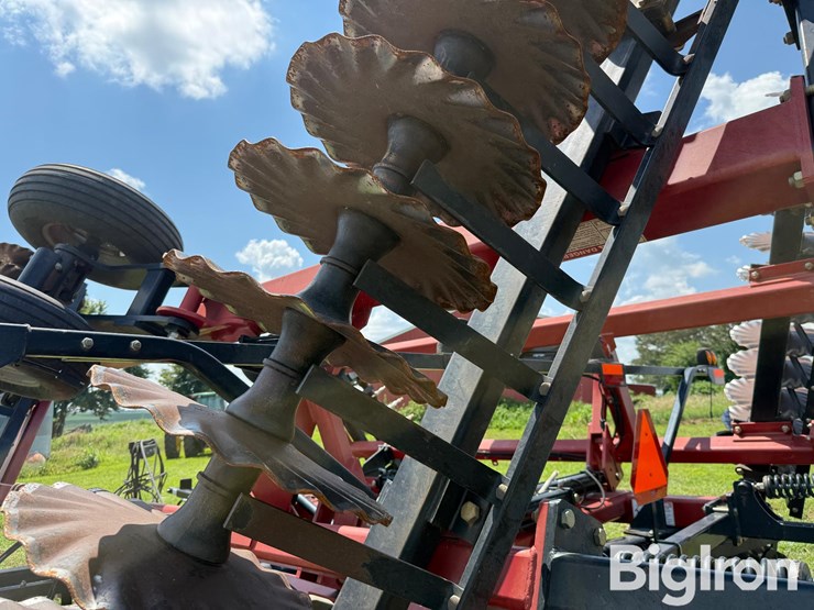 case-ih-330-image-15