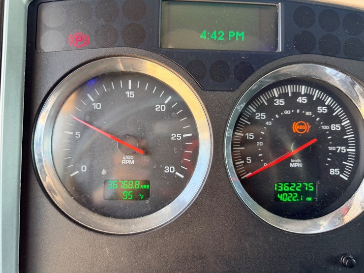 2010-kenworth-t800-image-124