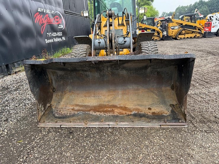 deere-324k-image-9