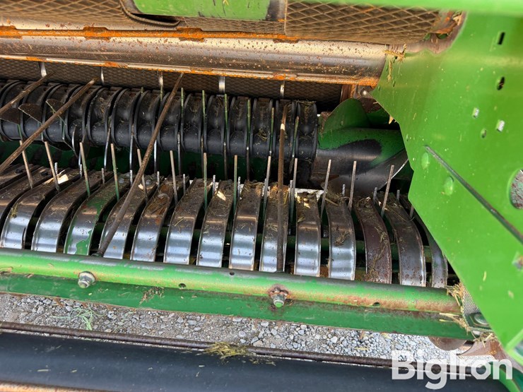 2021-john-deere-560r-image-19