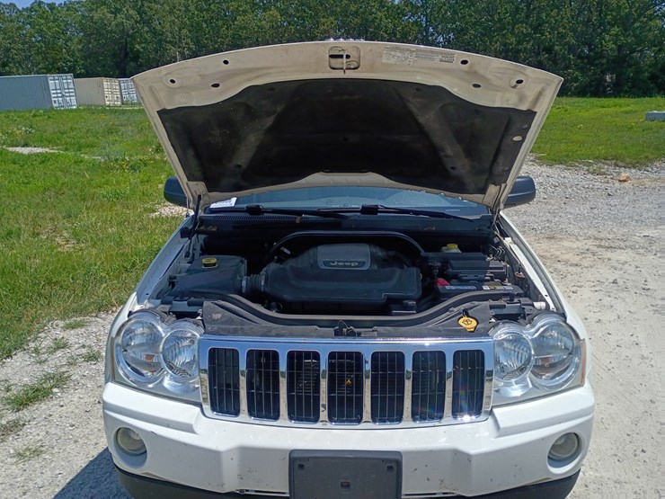 2007-jeep-grand-cherokee-image-16